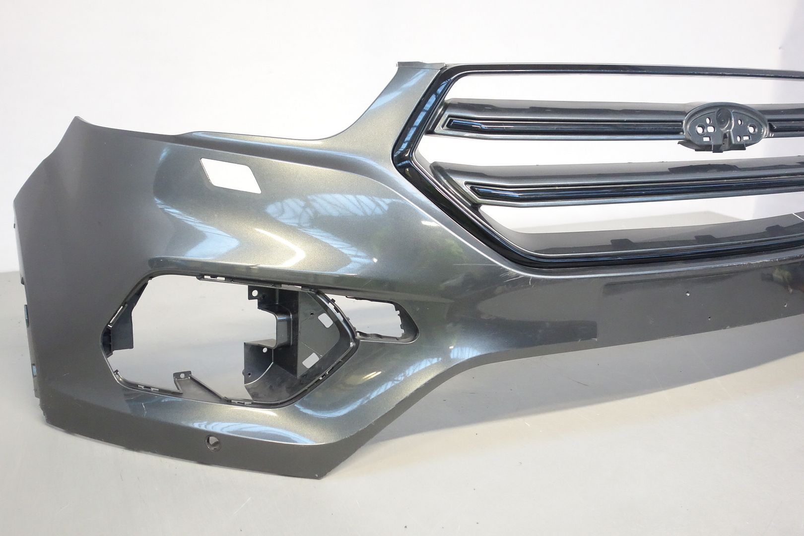 GENUINE FORD KUGA 2017onwards SUV 5 Door FRONT BUMPER p/n GV4417757A